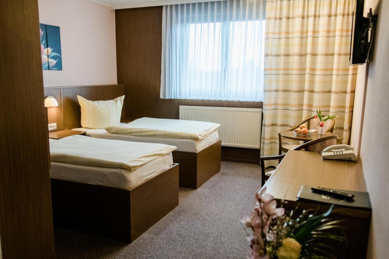 Hotel Mueller Genthin Exteriör bild