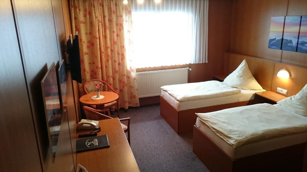Hotel Mueller Genthin Rum bild